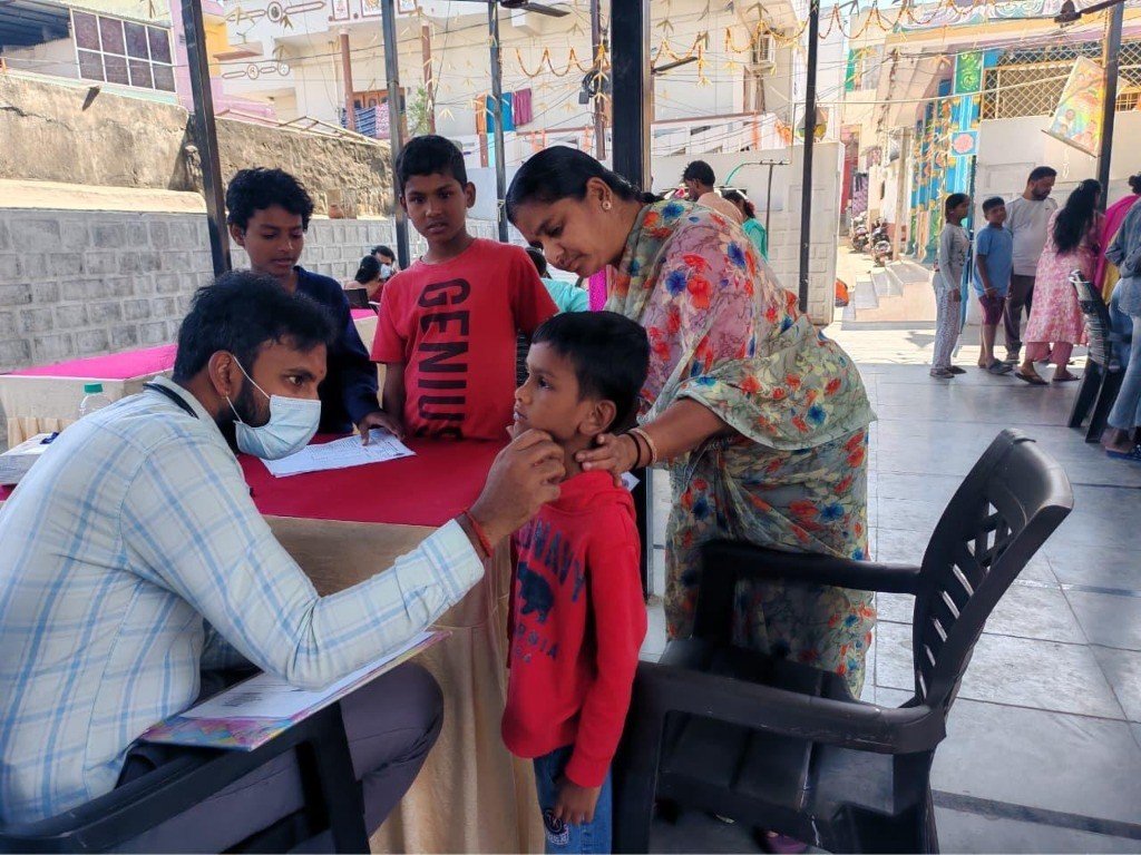 Pediatric health screening by doctors